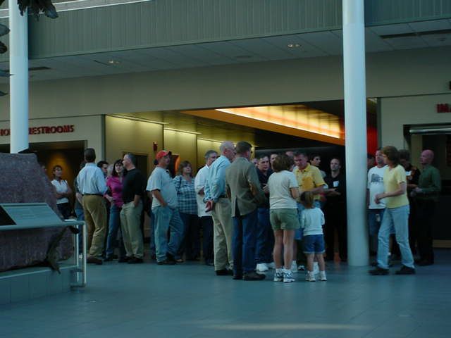 lan01.jpg (54719 bytes)