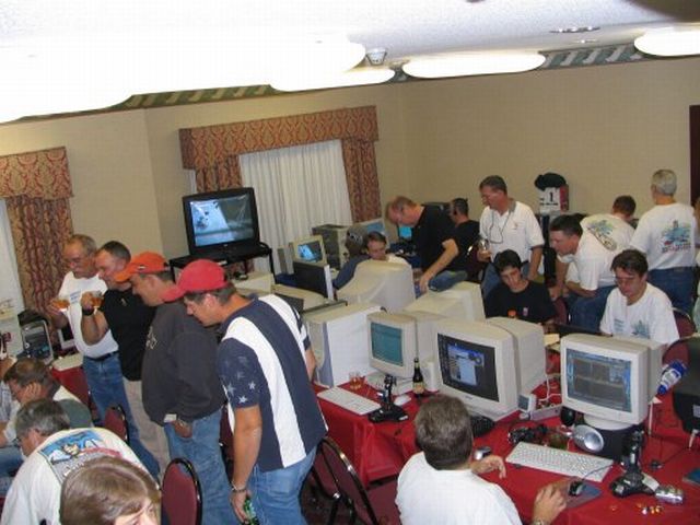 lan01.jpg (54719 bytes)