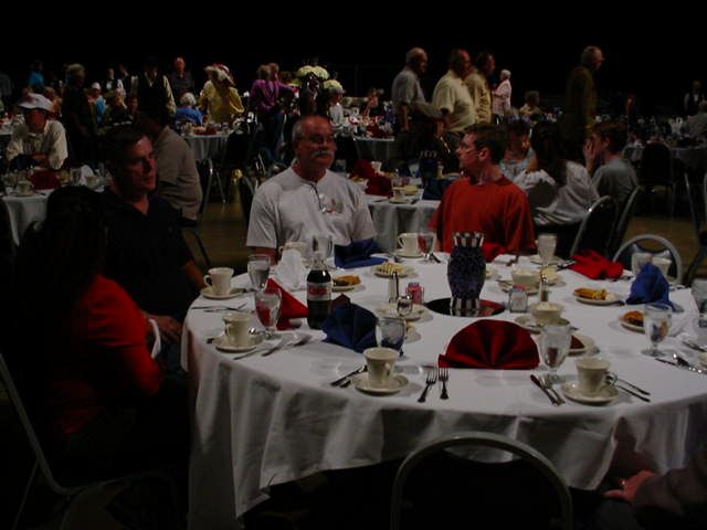 lan02.jpg (48897 bytes)