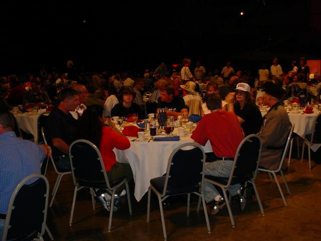 lan02.jpg (48897 bytes)