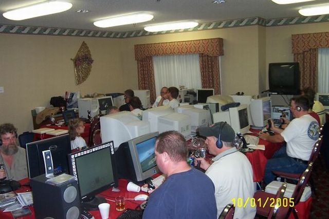 lan02.jpg (48897 bytes)