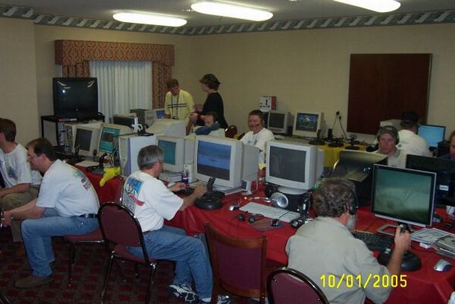 lan02.jpg (48897 bytes)