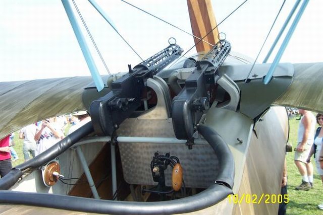 lan02.jpg (48897 bytes)